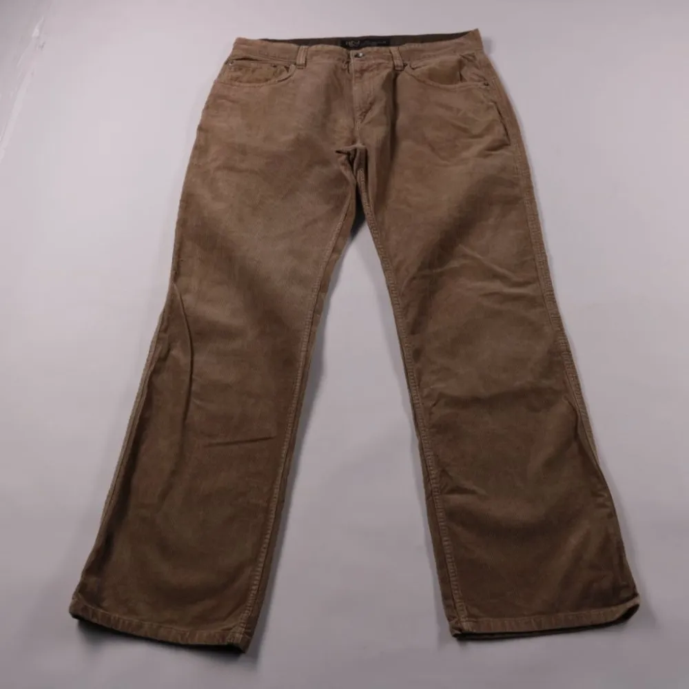 251005049-1